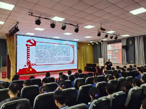 【国开·精彩教育】以青春赴时代之约！——这场爱国强军讲座，点燃初三学子信念之火 ...